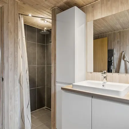 Anbritt - 1km From The Sea By Interhome *