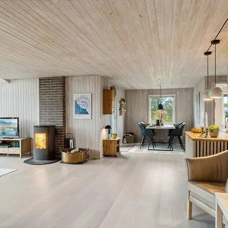 Anbritt - 1km From The Sea By Interhome