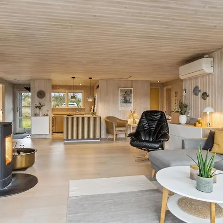Anbritt - 1km From The Sea By Interhome